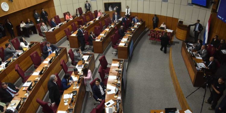Senado ratifica versión de Diputados y sanciona ley de juzgados especializados en violencia familiar Senado ratifica versión de Diputados y sanciona ley de juzgados especializados en violencia familiar