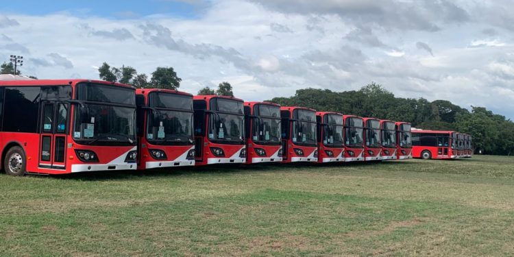 MOPC lanza licitación para la operación de 30 buses eléctricos