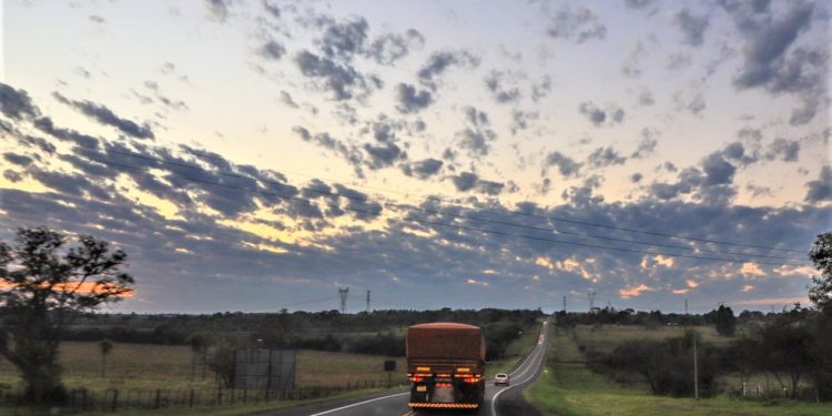 Lunes con amanecer fresco y tarde cálida