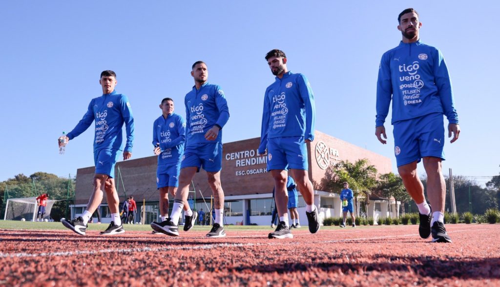 Operativo Uruguay: la Selección Paraguaya inició su preparación en Ypané Operativo Uruguay: la Selección Paraguaya inició su preparación en Ypané