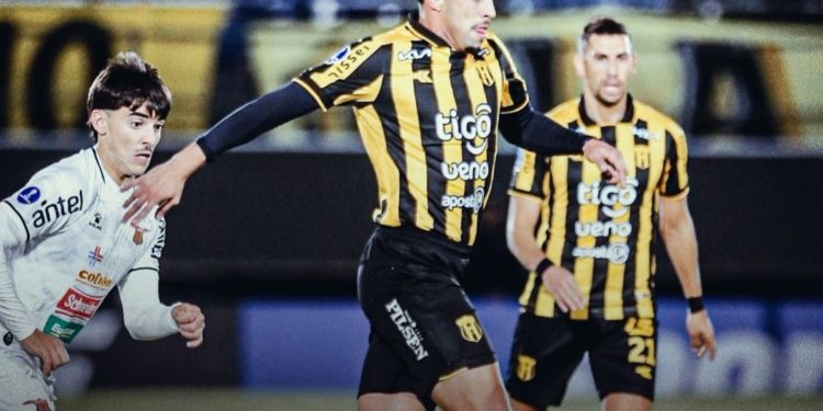 Guaraní clasifica a los playoffs de la Sudamericana con una humillante goleada en contra Guaraní clasifica a los playoffs de la Sudamericana con una humillante goleada en contra
