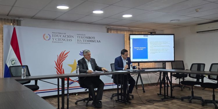 Denuncia ampliada por el MEC por presunto fraude en examen docente incluye chats de esposa de Orlando Arévalo