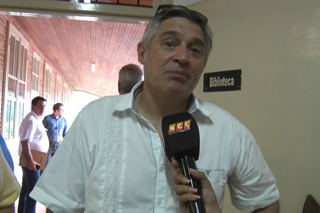 MEC ordena pesquisa interna para ver si funcionarios participaron de fraude en examen docente