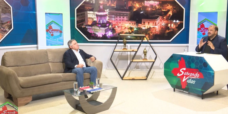 Investigación fiscal sobre presunto fraude en examen docente sigue su curso, afirma ministro