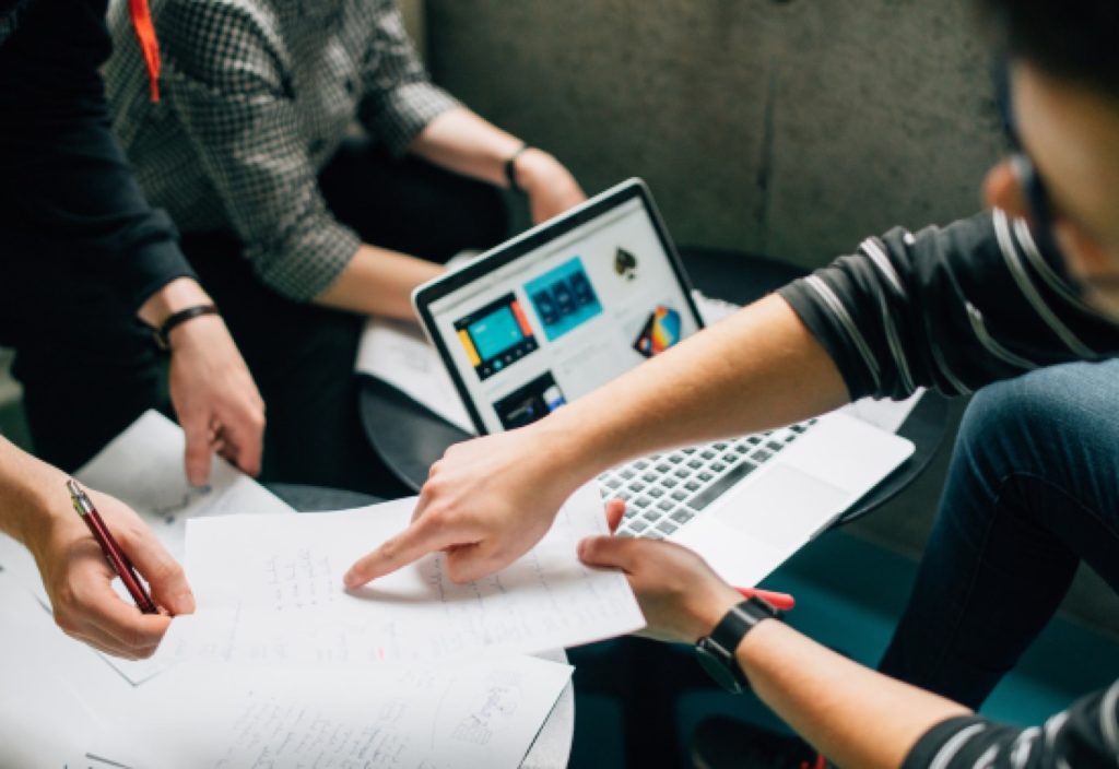 Más de 2.200 nuevas empresas por acciones simplificadas fueron abiertas este cuatrimestre