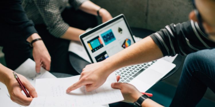 Más de 2.200 nuevas empresas por acciones simplificadas fueron abiertas este cuatrimestre