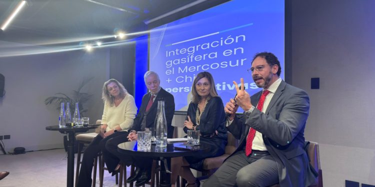 Paraguay busca reforzar su rol en la integración regional gasífera en un foro en Buenos Aires Paraguay busca reforzar su rol en la integración regional gasífera en un foro en Buenos Aires