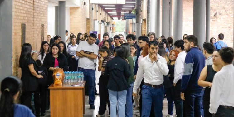 Califican al Estado como el mayor causante de la informalidad laboral en el Paraguay Califican al Estado como el mayor causante de la informalidad laboral en el Paraguay