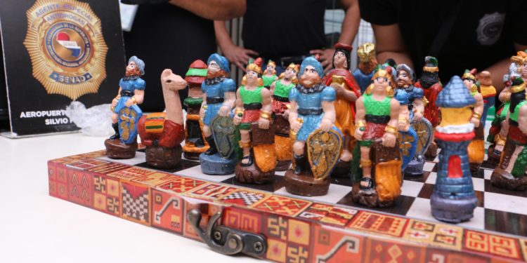 Senad frustra envío de cocaína oculto en juego de ajedrez con destino a Europa Senad frustra envío de cocaína oculto en juego de ajedrez con destino a Europa