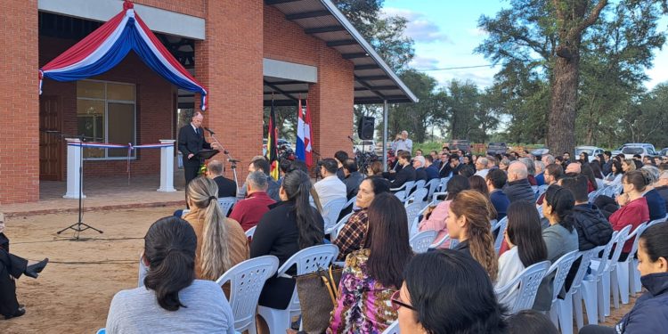 Inauguran el Colegio Johannes Gutenberg en Filadelfia, una nueva apuesta educativa para el Chaco Inauguran el Colegio Johannes Gutenberg en Filadelfia, una nueva apuesta educativa para el Chaco