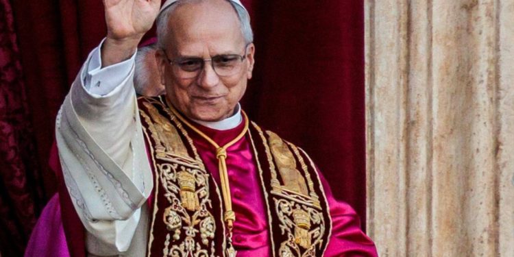 León XIV marca el rumbo: firme defensa de la familia tradicional y la dignidad humana en su primer mensaje diplomático