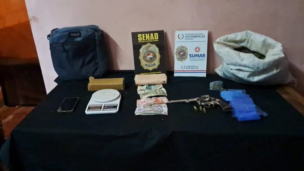 Imputan a mujer por tráfico de drogas tras hallazgo de más de 10 kilos de marihuana en Villa Hayes Imputan a mujer por tráfico de drogas tras hallazgo de más de 10 kilos de marihuana en Villa Hayes