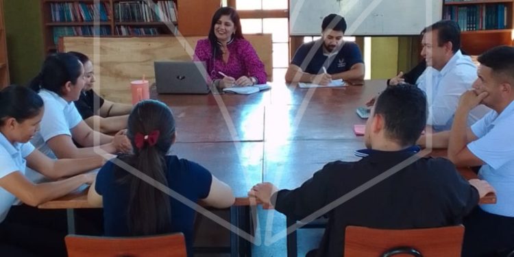 EASE avanza con éxito en Alto Paraná: docentes, alumnos y familias destacan sus beneficios EASE avanza con éxito en Alto Paraná: docentes, alumnos y familias destacan sus beneficios