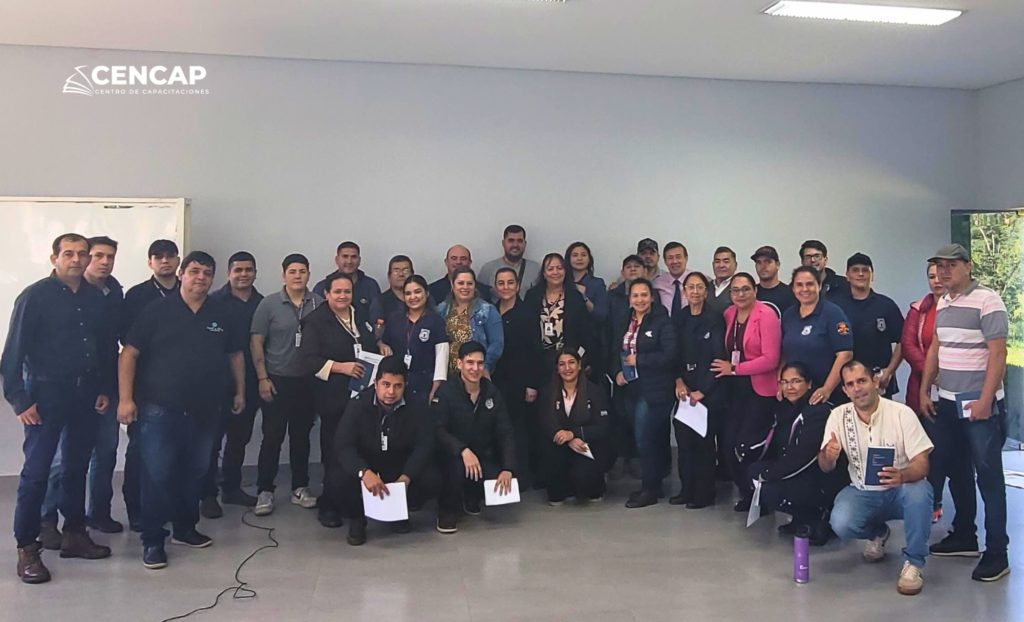 Agentes penitenciarios de Coronel Oviedo participaron en charlas de contención emocional y educación financiera
