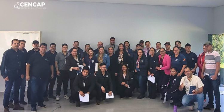 Agentes penitenciarios de Coronel Oviedo participaron en charlas de contención emocional y educación financiera