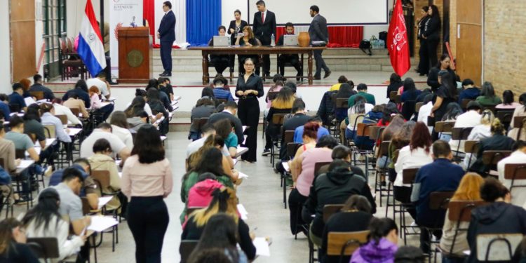 Jóvenes con déficit en competencias básicas en matemáticas, lectura y ciencias, según BID Jóvenes con déficit en competencias básicas en matemáticas, lectura y ciencias, según BID