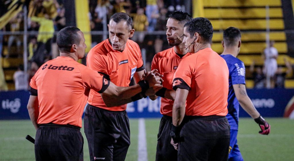 Estreno confirmado: el arbitraje paraguayo debuta el sábado en el Mundial de Clubes Estreno confirmado: el arbitraje paraguayo debuta el sábado en el Mundial de Clubes