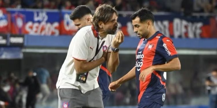 Diego Martínez rompe el silencio y se pronuncia sobre la posible salida de Carrizo Diego Martínez rompe el silencio y se pronuncia sobre la posible salida de Carrizo