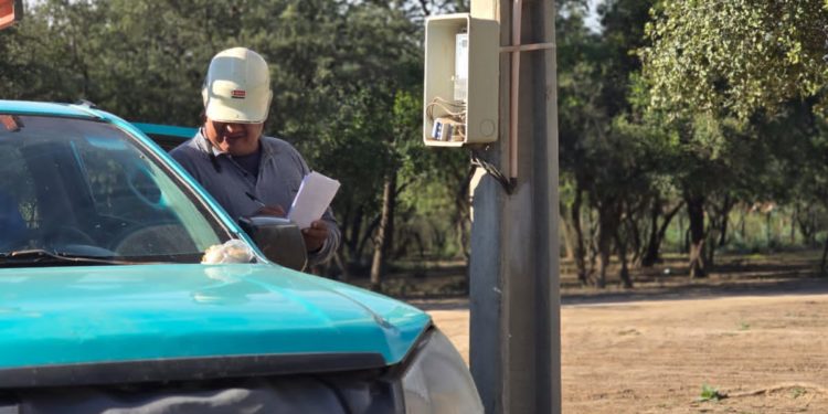 Atención personalizada de la ANDE llegó a Pozo Hondo en el marco de la campaña “Vuelve Ñande Ahorro”
