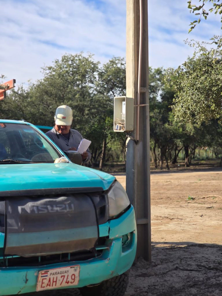 Atención personalizada de la ANDE llegó a Pozo Hondo en el marco de la campaña “Vuelve Ñande Ahorro”