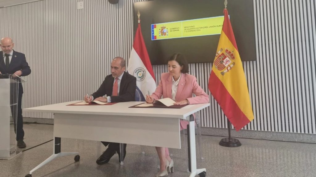 Senador Leite alerta que nuevo acuerdo con España es otra cooperación condicionada