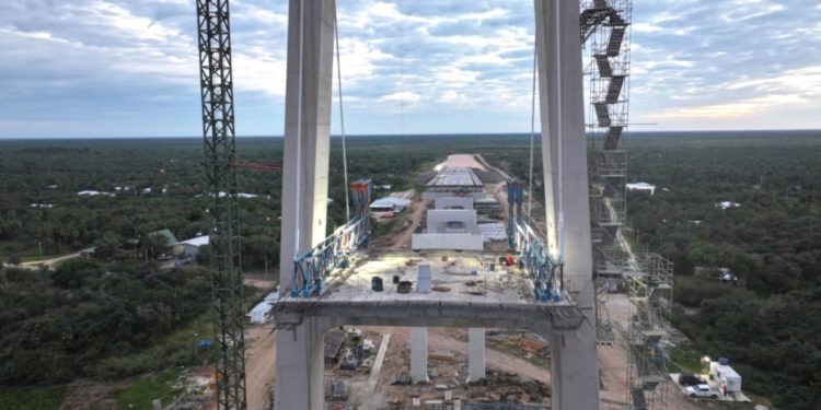 Construcción del puente Bioceánico supera dos tercios, asegura el MOPC