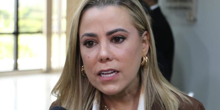 Lizarella Valiente plantea una educación sexual basada en valores y prevención