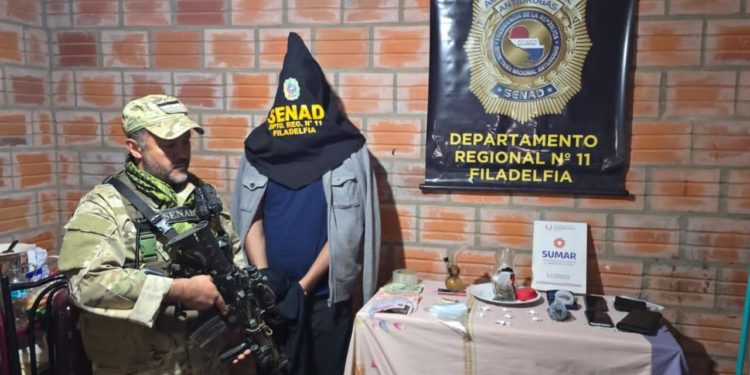 Desarticulan punto de microtráfico en Loma Plata tras allanamiento de la SENAD