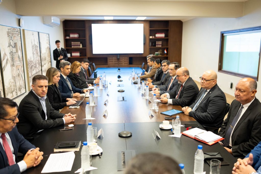 Peña aprueba presupuesto de USD 375 millones para Alimentación Escolar 2026