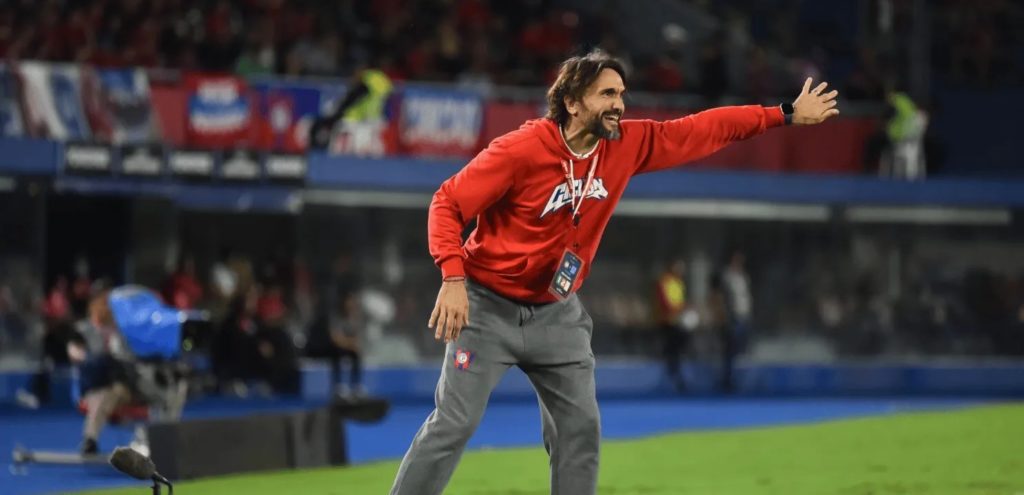 Seis jugadores afuera: Diego Martínez revela la lista de “limpiados” en Cerro Porteño Seis jugadores afuera: Diego Martínez revela la lista de “limpiados” en Cerro Porteño