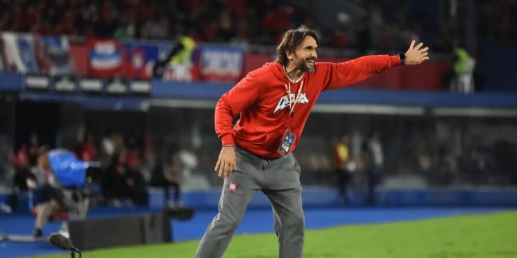 Seis jugadores afuera: Diego Martínez revela la lista de “limpiados” en Cerro Porteño Seis jugadores afuera: Diego Martínez revela la lista de “limpiados” en Cerro Porteño