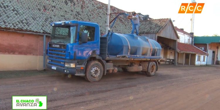 Más allá de la lluvia en el Chaco: El alto precio del transporte de agua en camiones