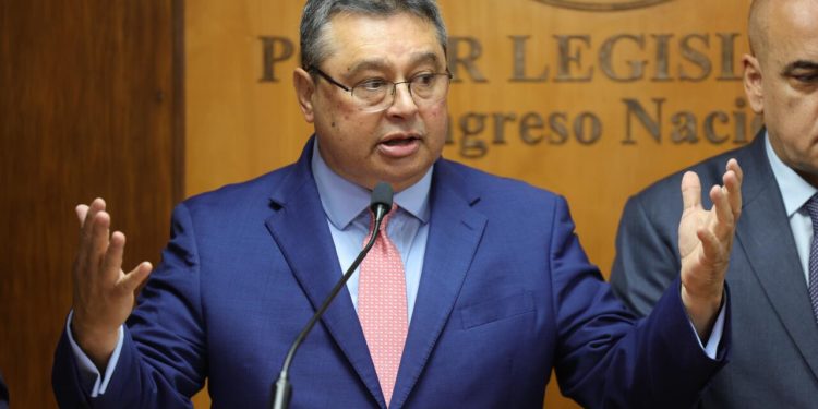 El Ejecutivo propuso a Gustavo Leite como embajador en EE.UU.