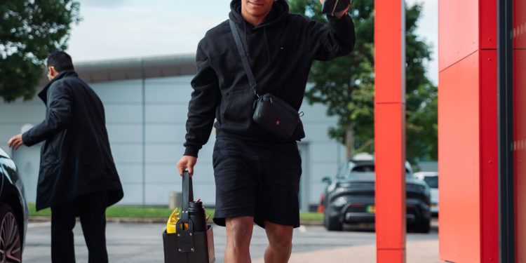 Diego León, entre los elegidos de Manchester United para la gira por EE.UU. Diego León, entre los elegidos de Manchester United para la gira por EE.UU.