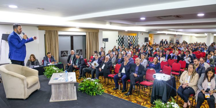 Déficit de la Caja Fiscal podría llegar a USD 300 millones a fin de año, y claman por una urgente reforma Déficit de la Caja Fiscal podría llegar a USD 300 millones a fin de año, y claman por una urgente reforma