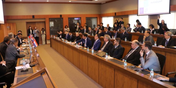 Taiwán sube apuesta: Mira al Paraguay como un destino estratégico de inversiones tecnológicas