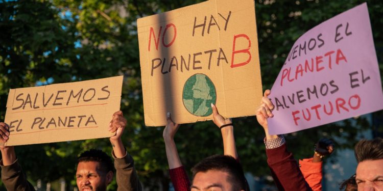 Piden a las autoridades poner freno a la “ideología woke” en Paraguay