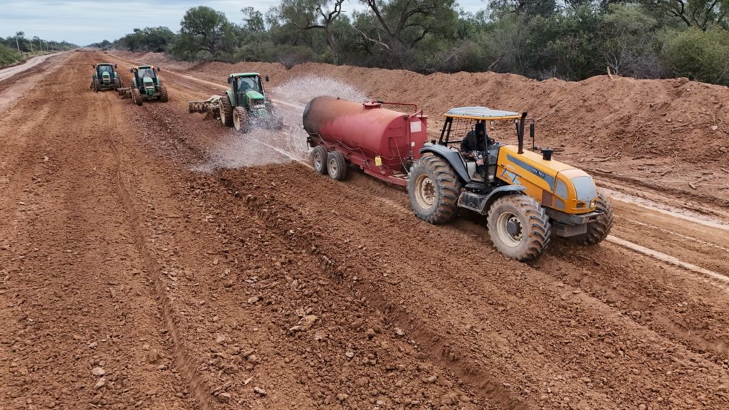 Reanudan obras del Lote 2 de la PY15 tras interrupciones por lluvias en el Chaco