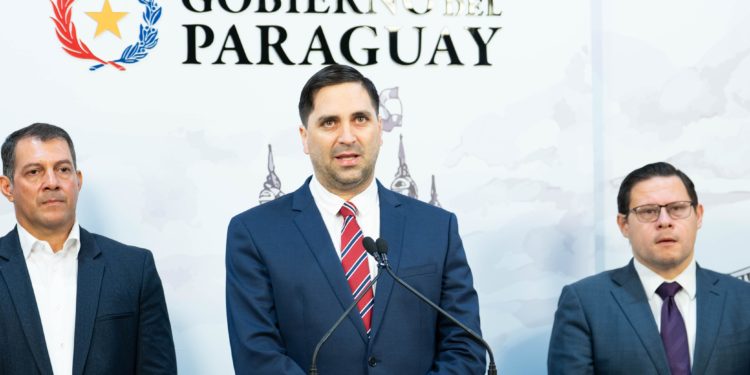 Ramiro Samaniego asume la presidencia del SENAVE tras escándalo de corrupción Ramiro Samaniego asume la presidencia del SENAVE tras escándalo de corrupción