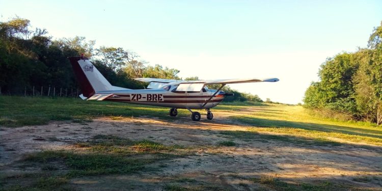 Compromiso que vuela alto: insumos para Hambre Cero llegan por aire a escuelas de Tierra Adentro, en Alto Paraguay