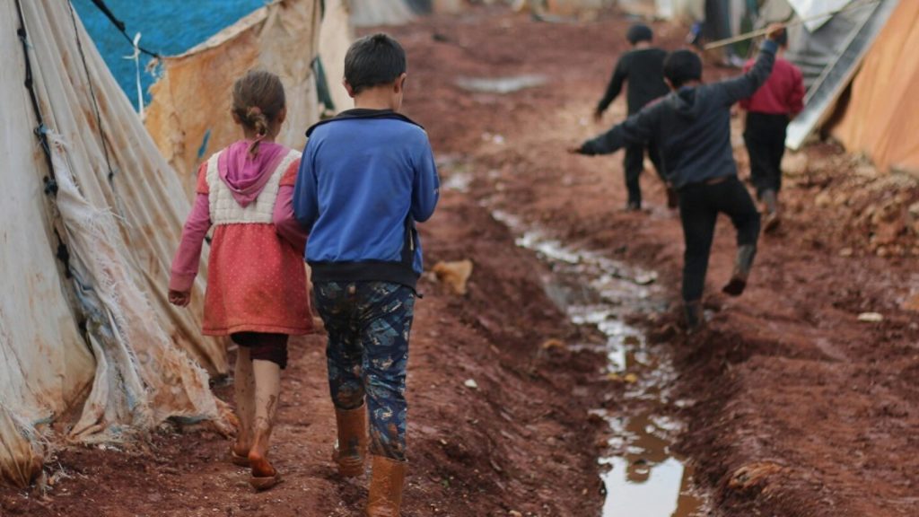 Pobreza en Paraguay: más de 80.000 personas salieron de la pobreza multidimensional en un año