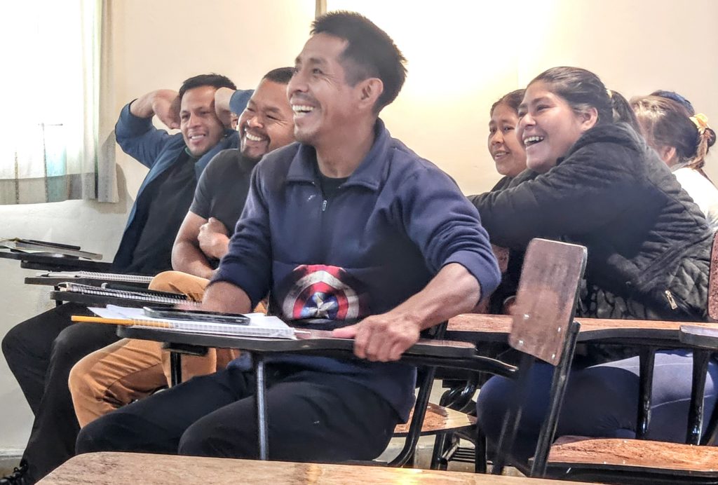 Docentes Aché se capacitan para mejorar la enseñanza en el nivel inicial