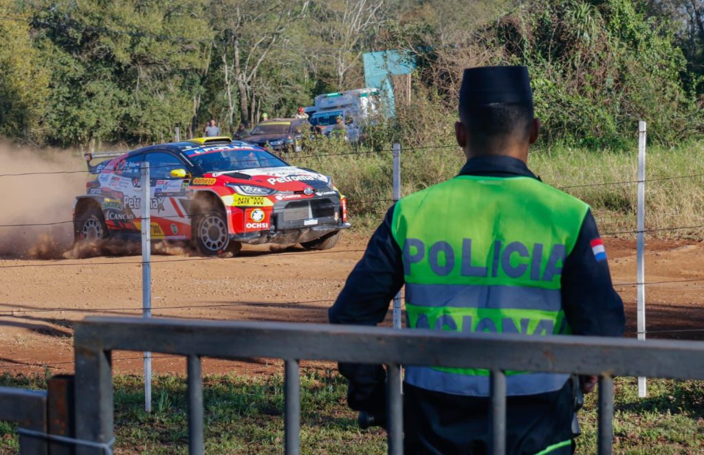 «Necesitamos de una policía más cercana a la sociedad y ese es nuestro énfasis» afirma el comandante Carlos Benítez
