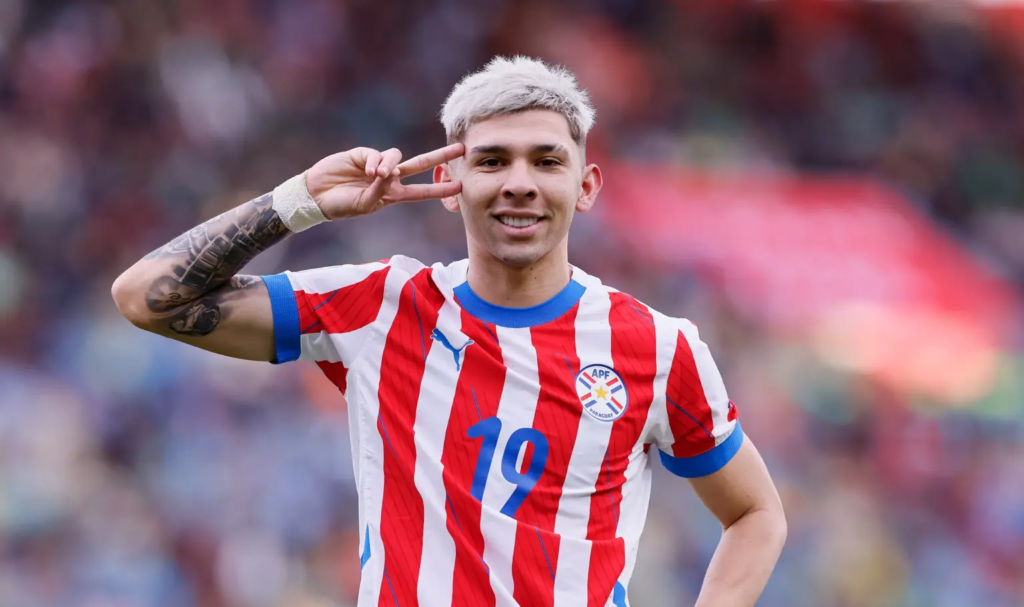 Julio Enciso, a un paso del BlueCo: jugará en Estrasburgo antes de llegar al Chelsea Julio Enciso, a un paso del BlueCo: jugará en Estrasburgo antes de llegar al Chelsea