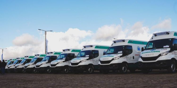 Salud pública suma 30 ambulancias nuevas