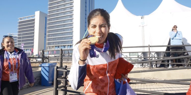 Nicole Martínez rema hacia la gloria y logra el primer oro para el Team Paraguay