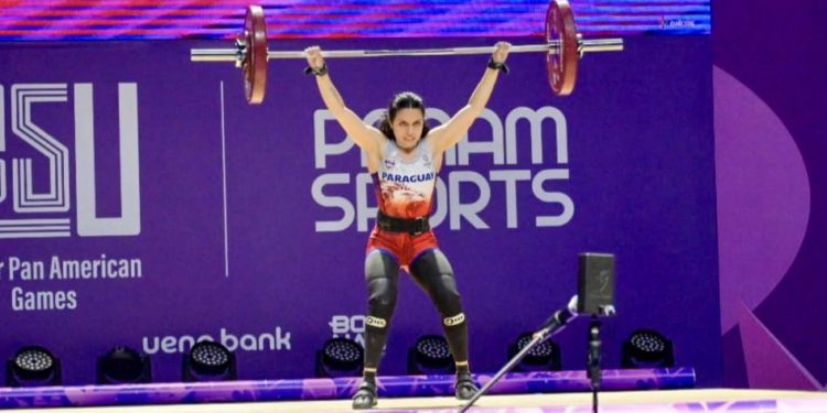 Bronce para Paraguay: Violeta Fernández subió al podio en levantamiento de pesas