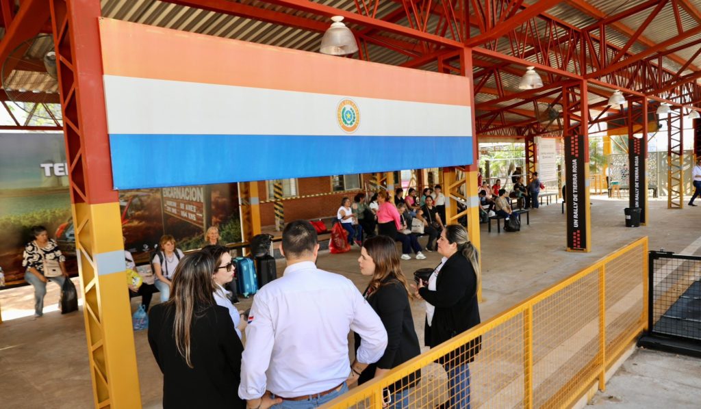 Ministra de Turismo anunció fuerte inversión para modernizar la infraestructura turística en Itapúa Ministra de Turismo anunció fuerte inversión para modernizar la infraestructura turística en Itapúa