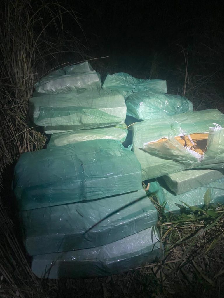 Hallan bolsas con supuesta marihuana en General Díaz Hallan bolsas con supuesta marihuana en General Díaz