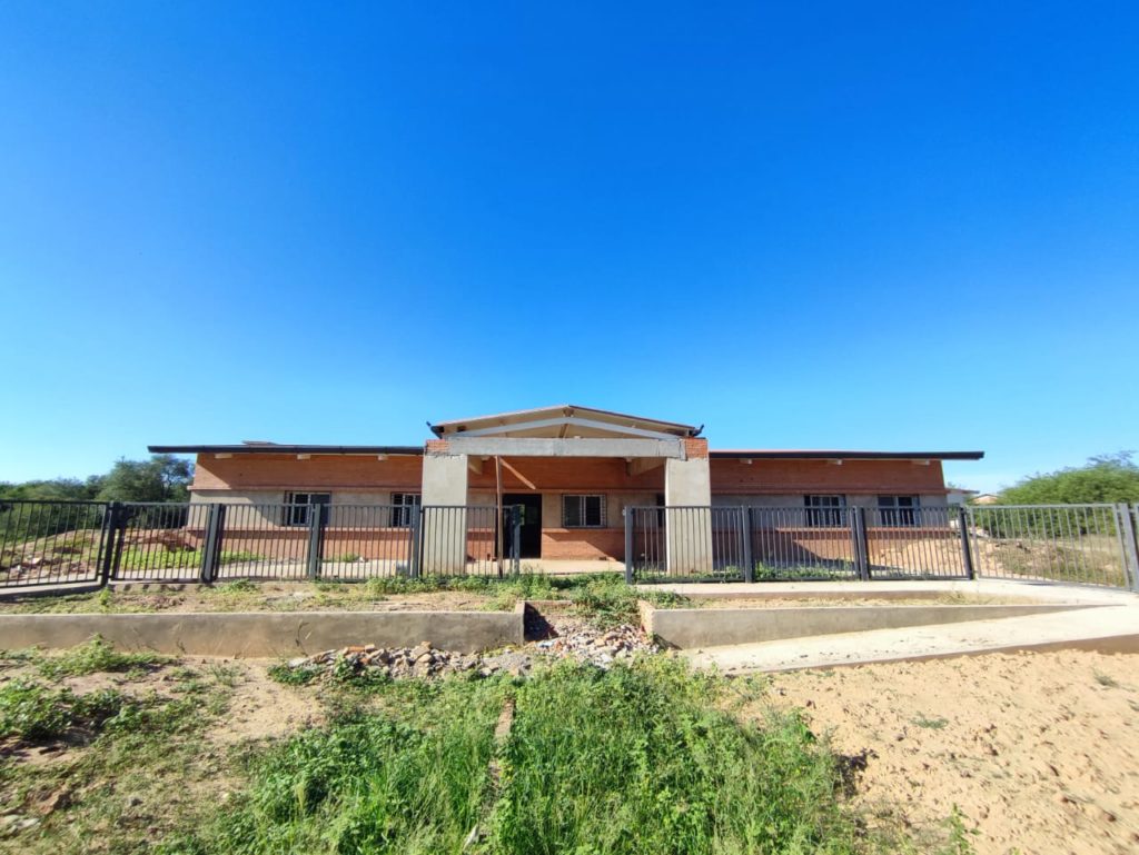 Gobernación de Boquerón analiza culminar obras de USF abandonadas con apoyo de Itaipú Gobernación de Boquerón analiza culminar obras de USF abandonadas con apoyo de Itaipú